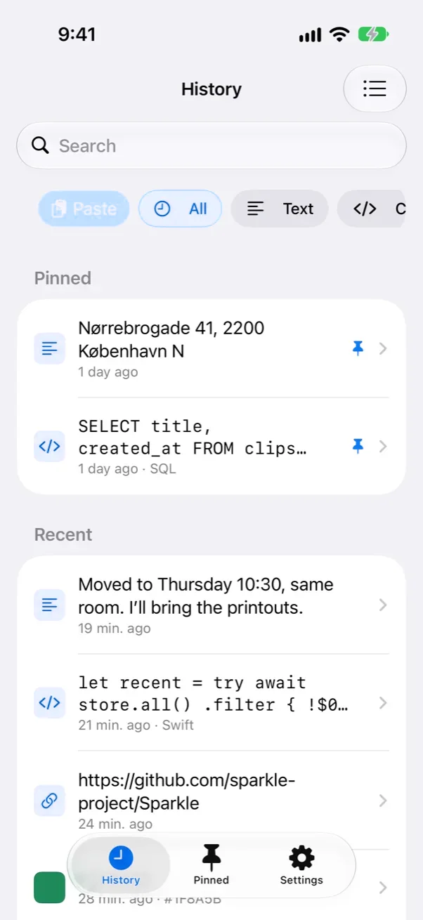 CopyHop History on an iPhone showing the same message, code and link at the top of the list.